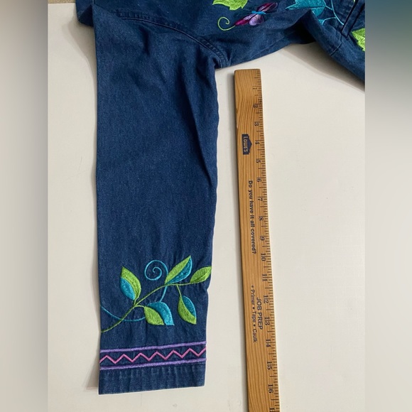 Coldwater Creek woman’s denim jacket Floral Embroidered  size SP - Picture 9 of 12